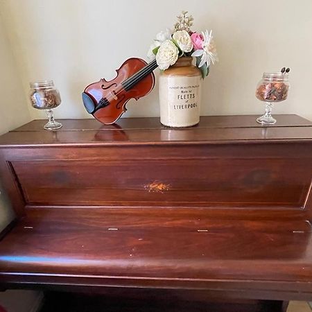 Room In Family Home Near Penny Lane Liverpool Extérieur photo