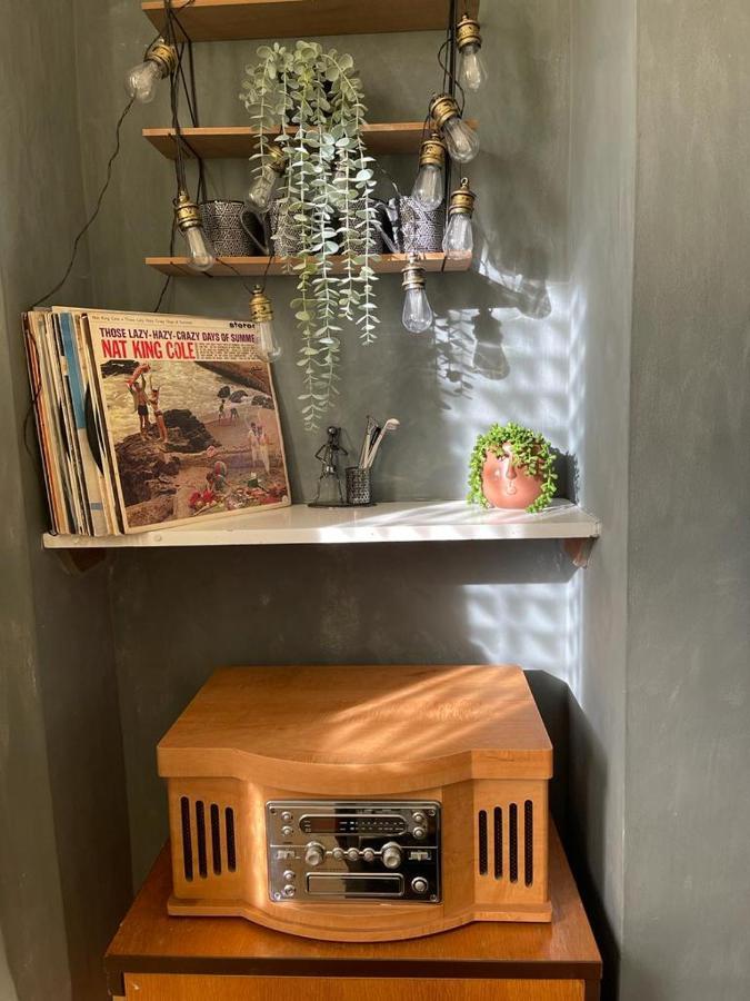 Room In Family Home Near Penny Lane Liverpool Extérieur photo